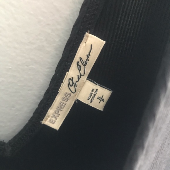 Express | V-neck Ribbed Basic Tank - Picture 2 of 2